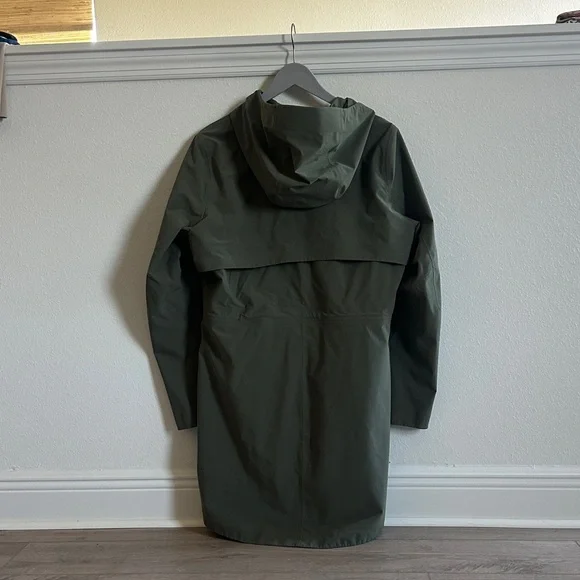 lululemon Rebel stretch rain Jacket